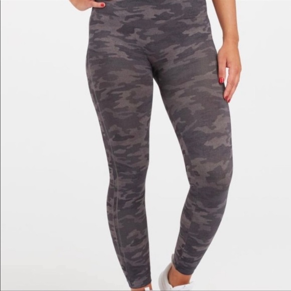 SPANX Look At Me Now Seamless Legging Shapewear Camo Size Medium NWOT - Picture 6 of 8